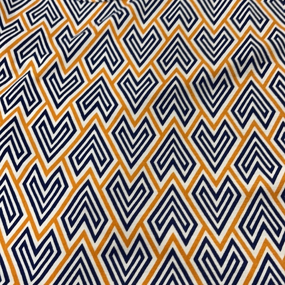 LuLaRoe New Large Geometric Classic T Shirt NWT - Picture 2 of 9